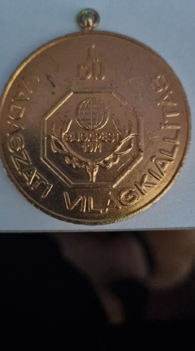 Madzarska spominska plaketa